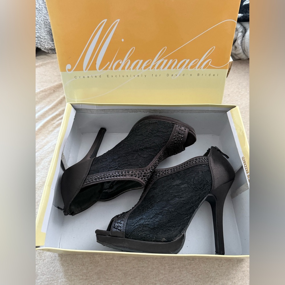 Michaelangelo Elegant Black Lace Heels - David’s Bridal